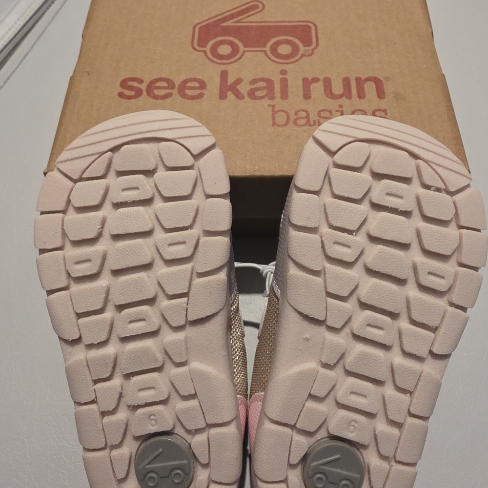 NWT See Kai Run Basics Toddler Tenny Sneakers - Gold - Size 6 - Picture 6 of 10